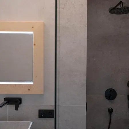 Luse Living * موراخ